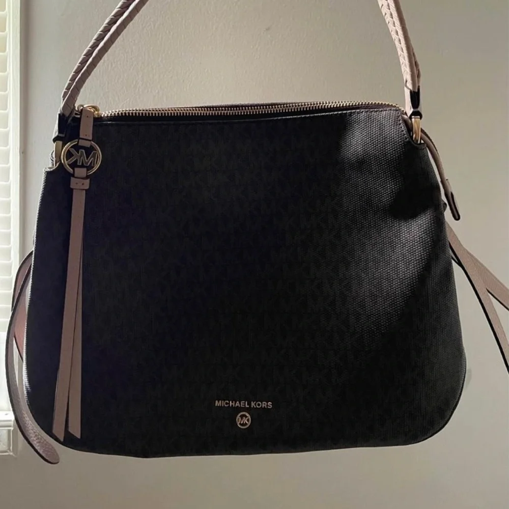 tote - Picture 1 of 4